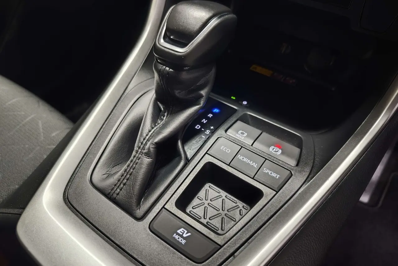 2024 Toyota RAV4 Gallery Image 19