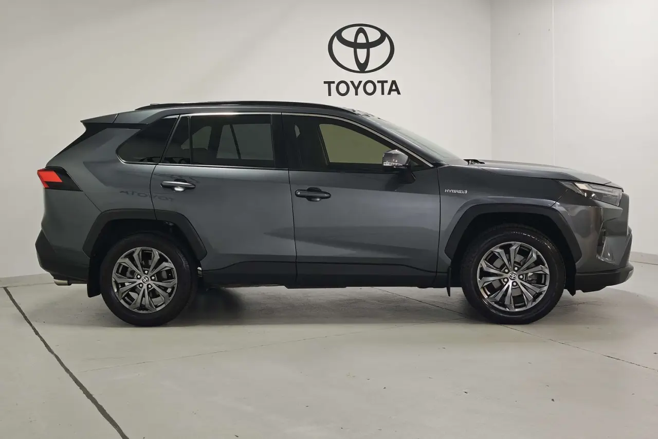 2024 Toyota RAV4 Gallery Image 4