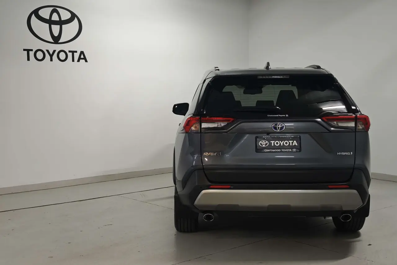 2024 Toyota RAV4 Gallery Image 7