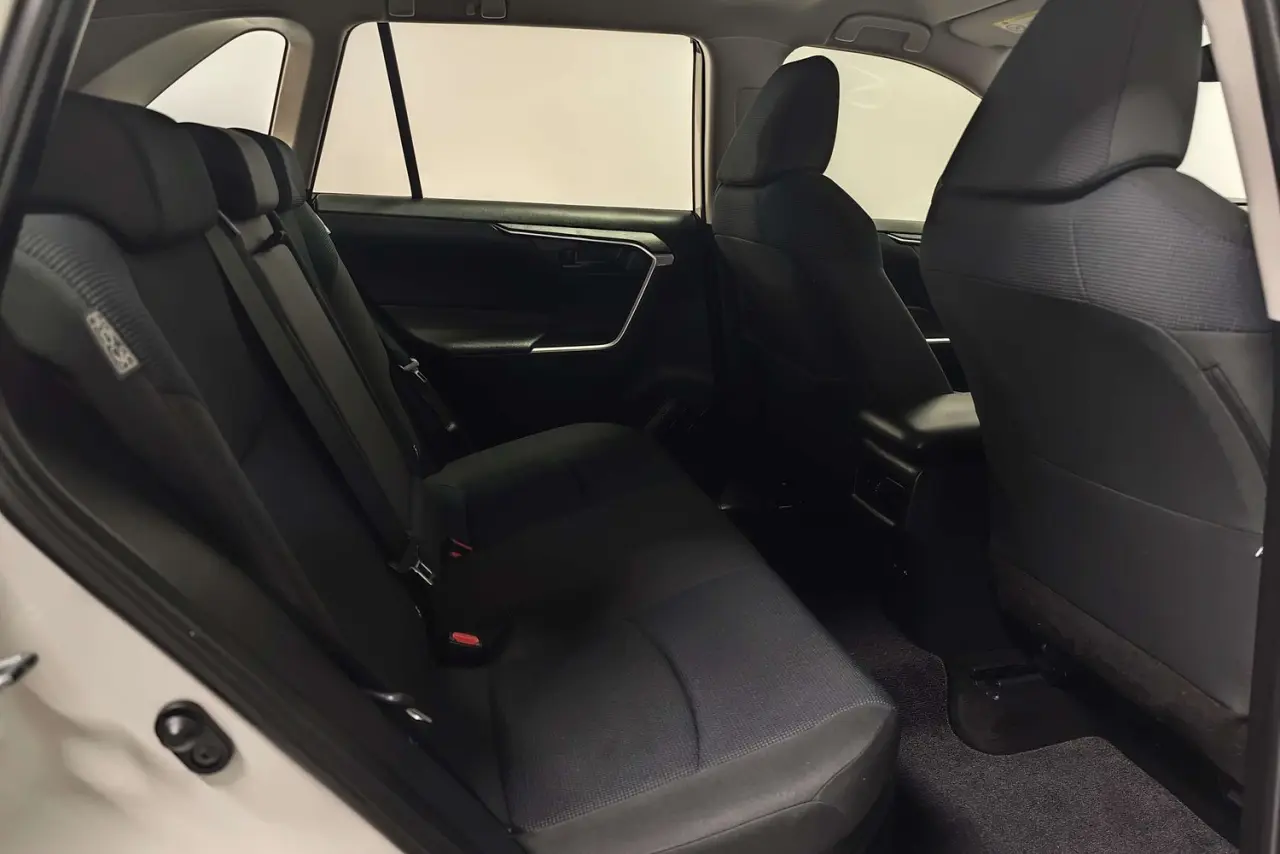 2021 Toyota RAV4 Gallery Image 11