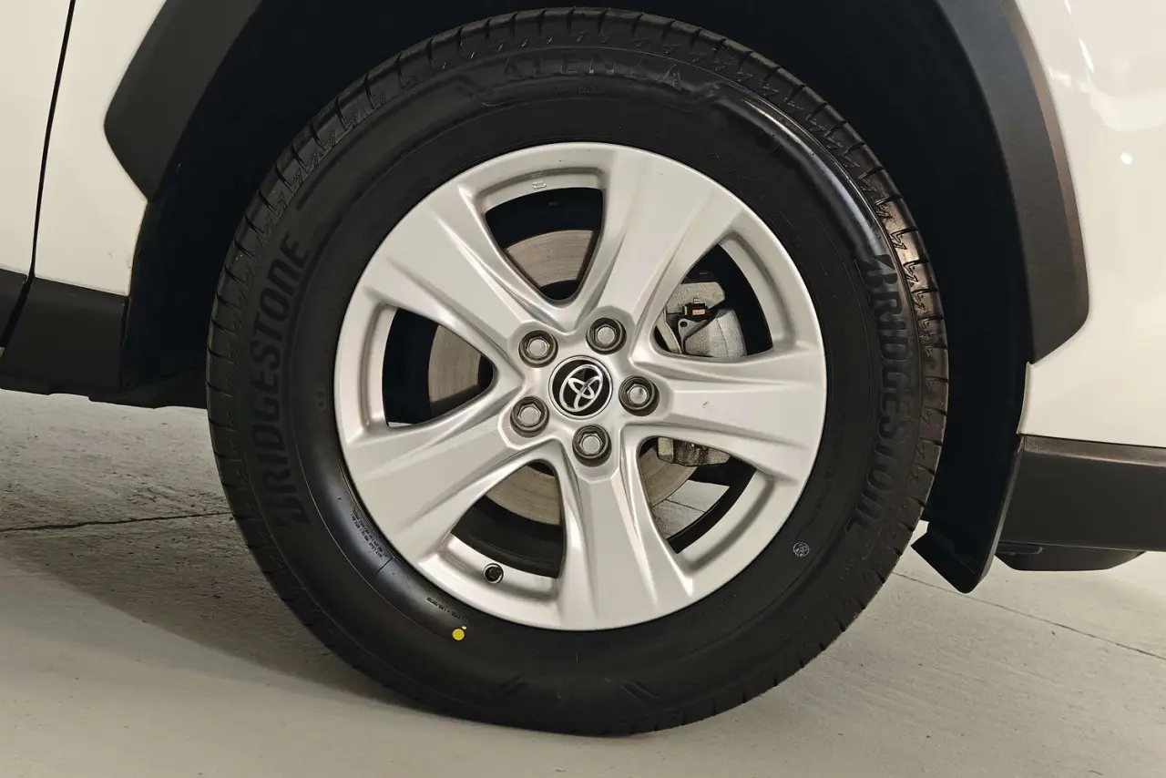 2021 Toyota RAV4 Gallery Image 5