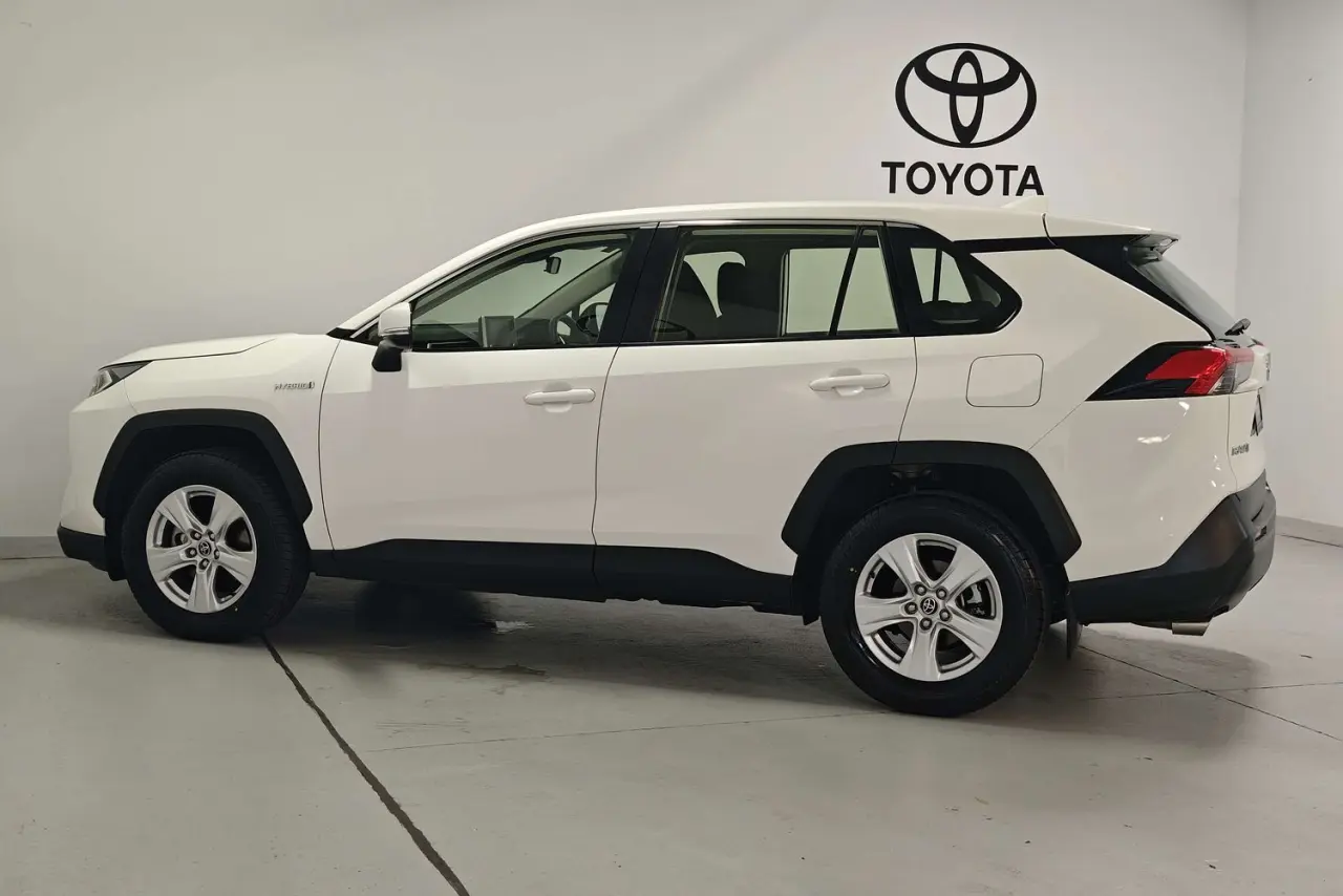 2021 Toyota RAV4 Gallery Image 9