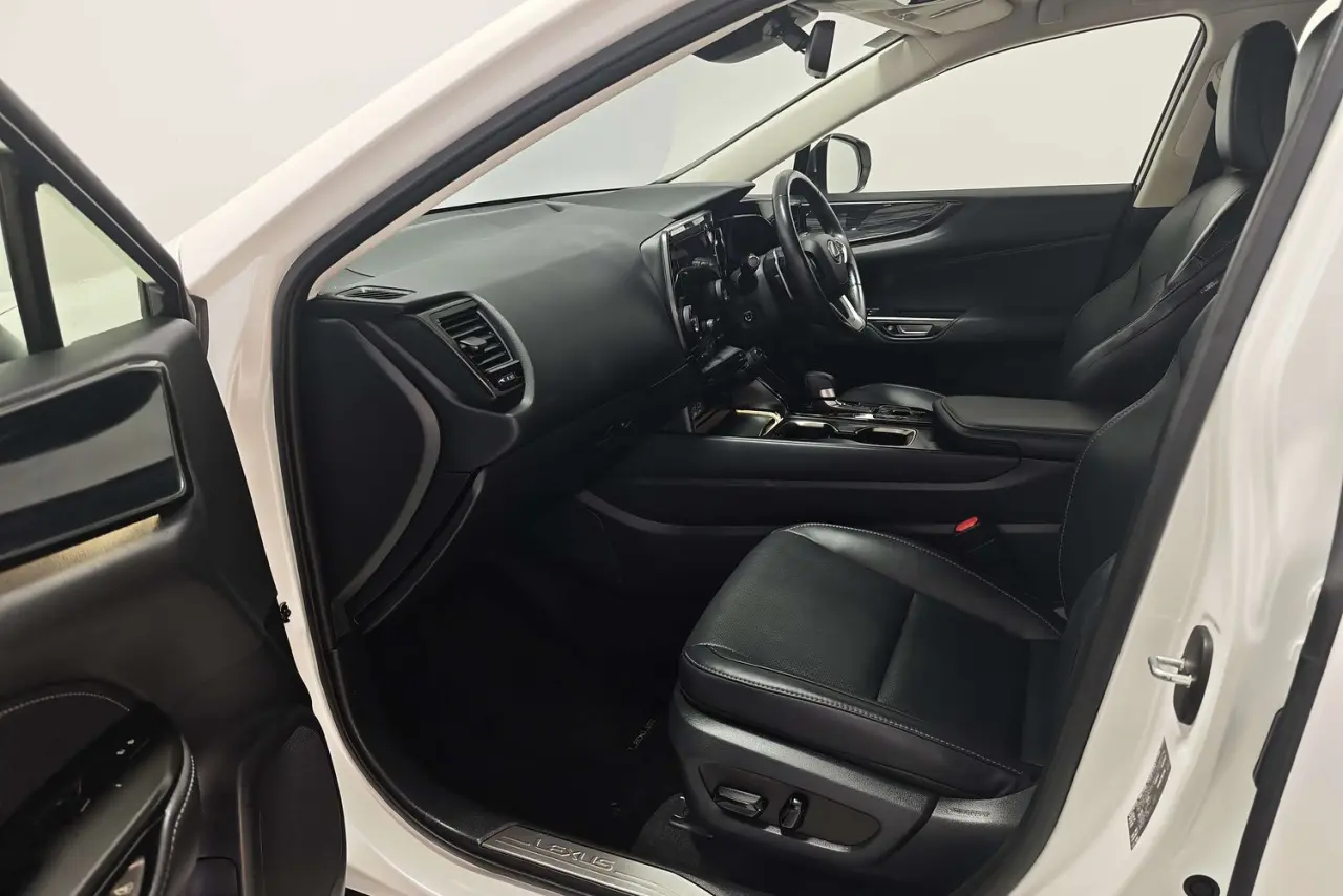 2023 Lexus NX Gallery Image 14