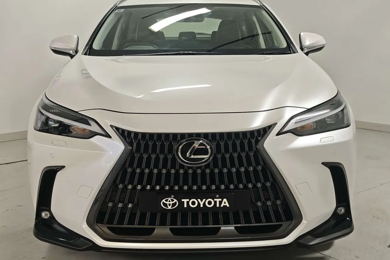 2023 Lexus NX Gallery Image 3