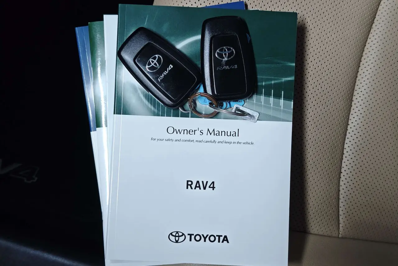 2023 Toyota RAV4 Gallery Image 21