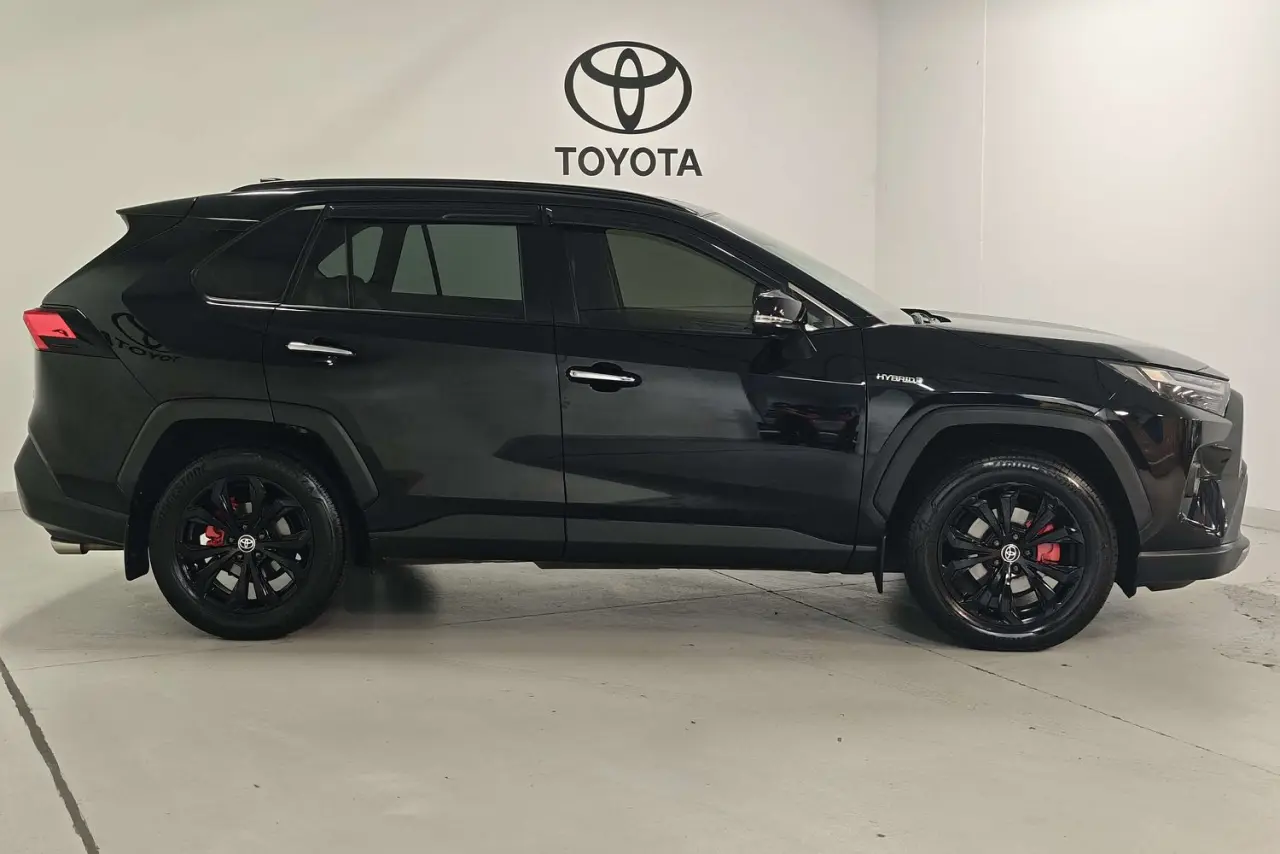 2023 Toyota RAV4 Gallery Image 4