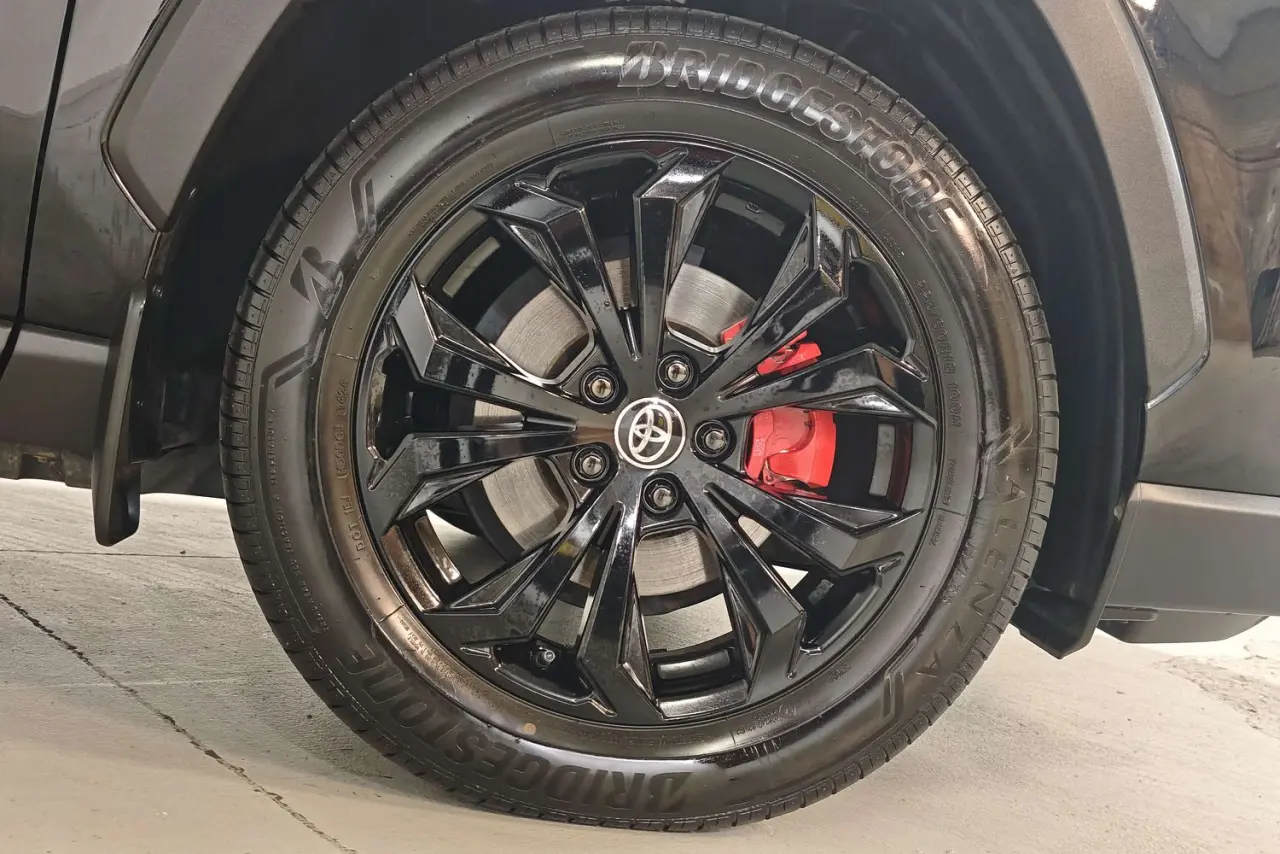 2023 Toyota RAV4 Gallery Image 5