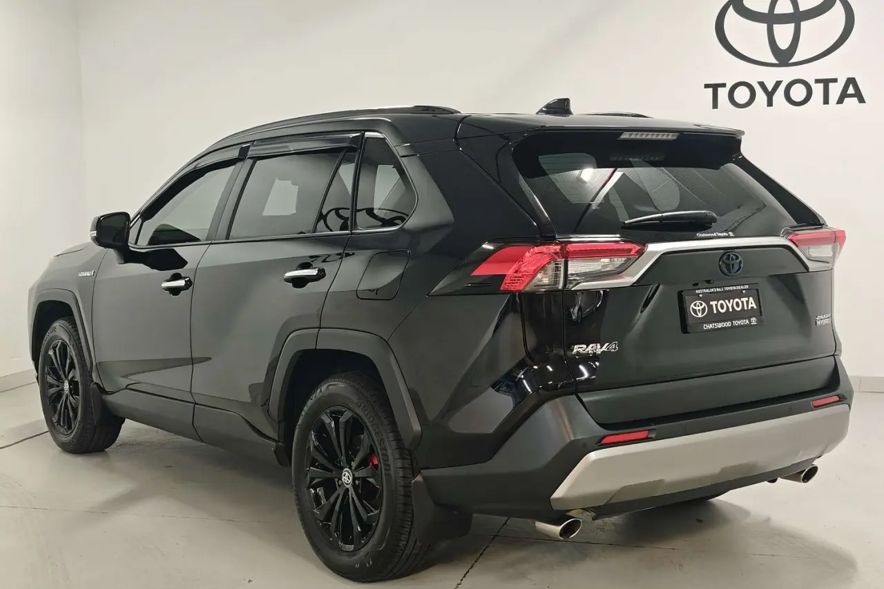 2023 Toyota RAV4 Gallery Image 6