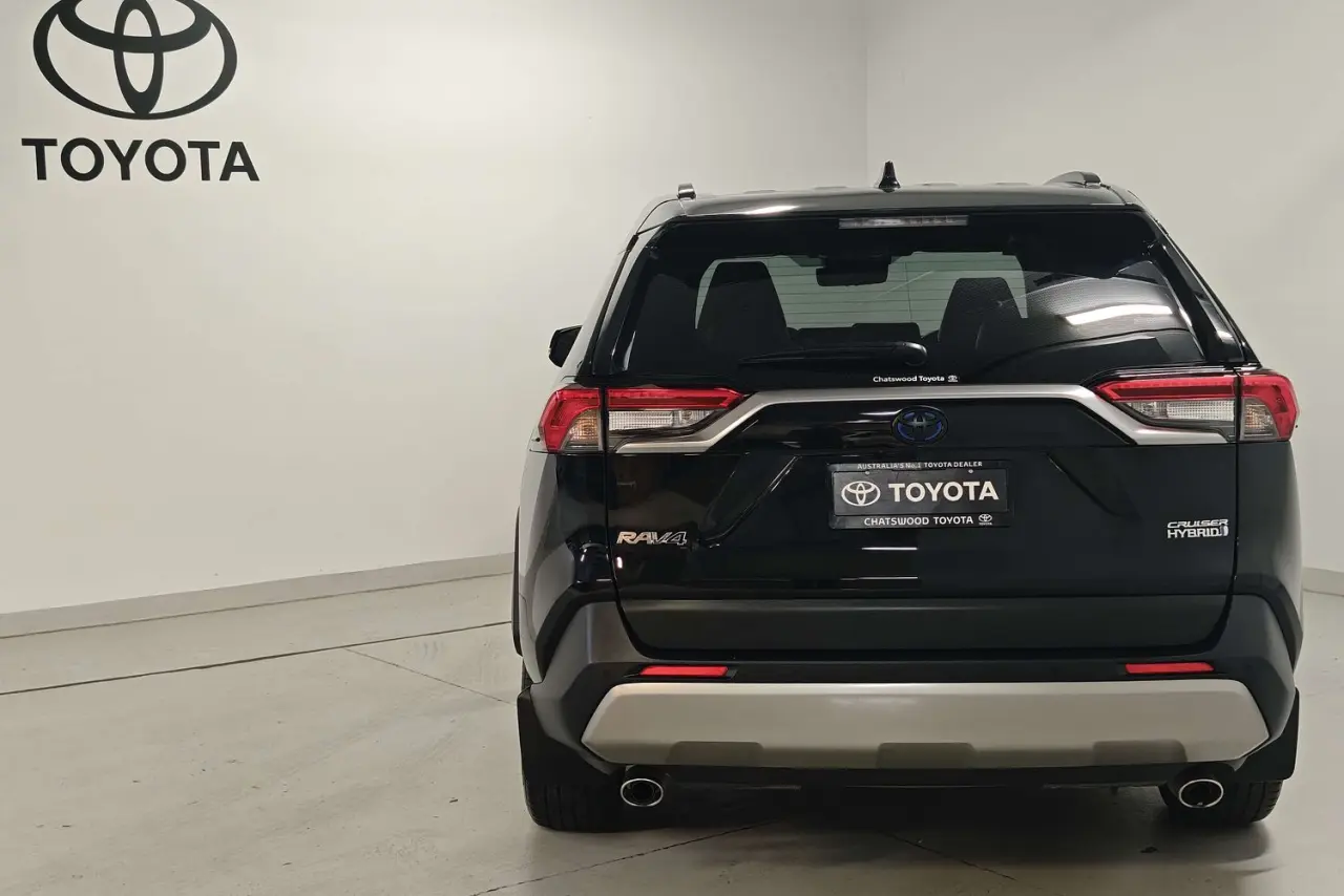 2023 Toyota RAV4 Gallery Image 7