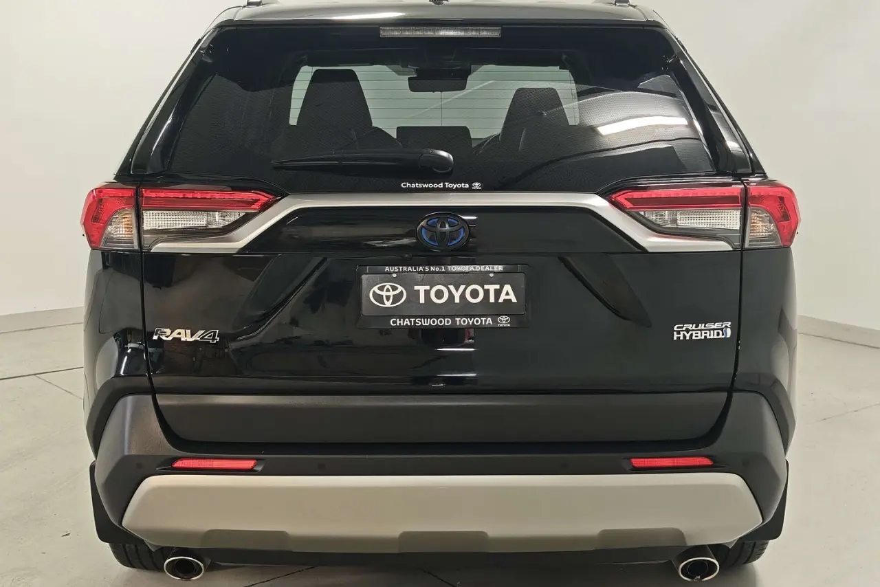 2023 Toyota RAV4 Gallery Image 8