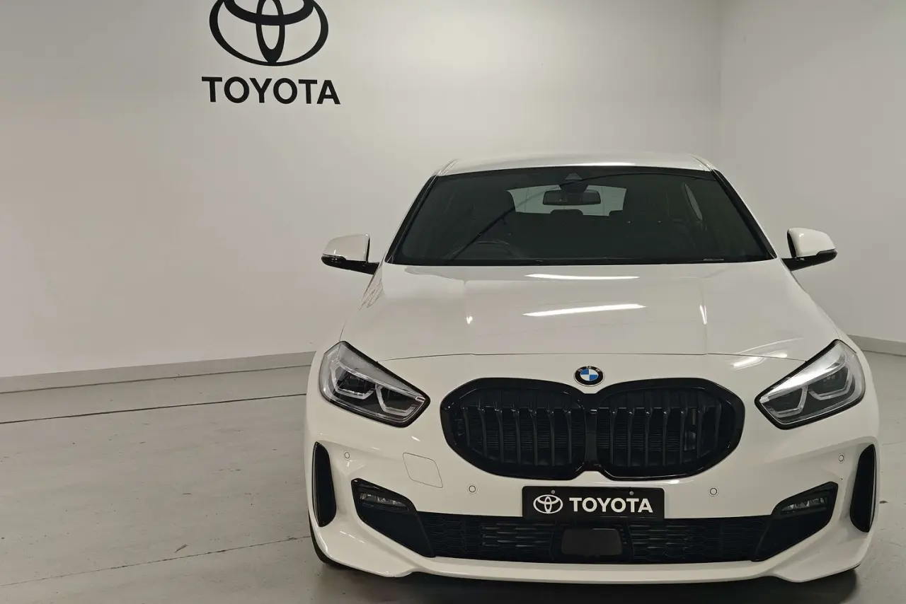 2023 BMW 1 Series Gallery Image 2