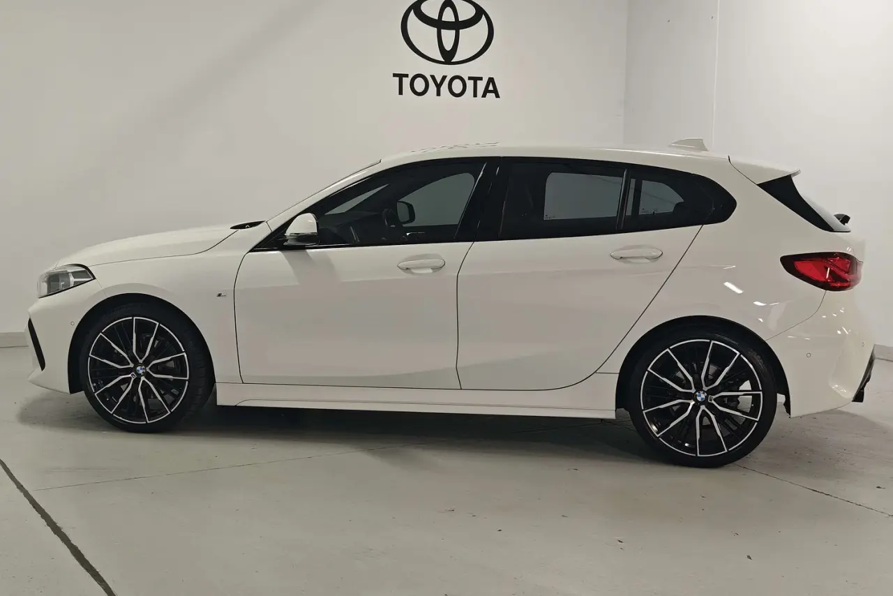 2023 BMW 1 Series Gallery Image 9