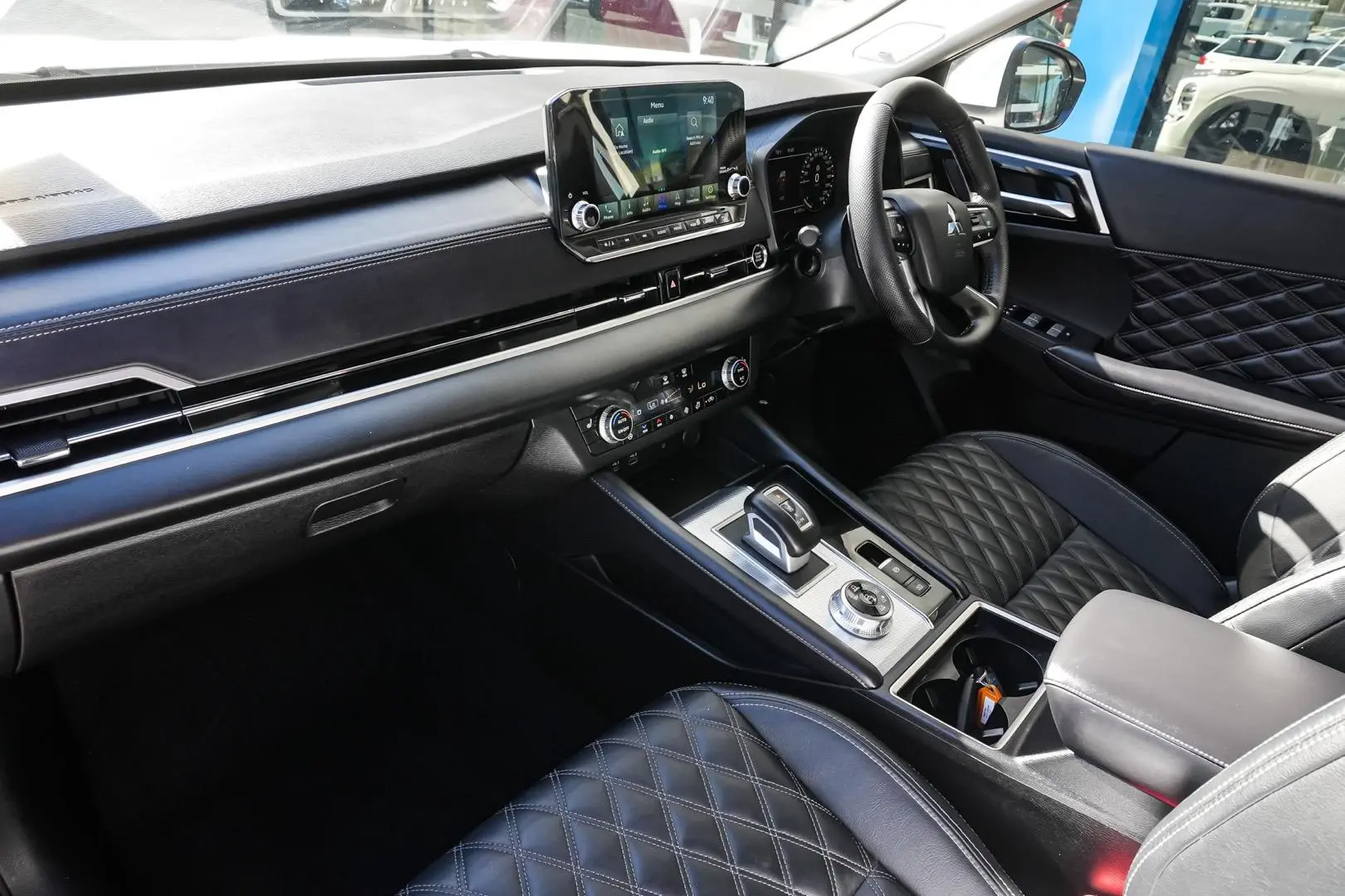 2023 Mitsubishi Outlander Gallery Image 12