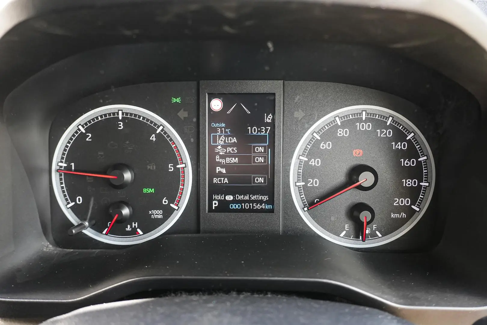 2020 Toyota Hiace Gallery Image 17