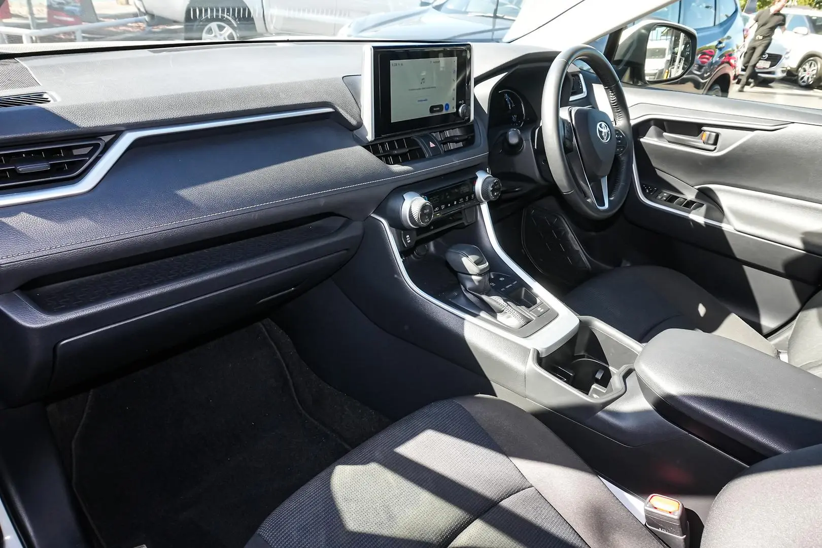 2024 Toyota RAV4 Gallery Image 12