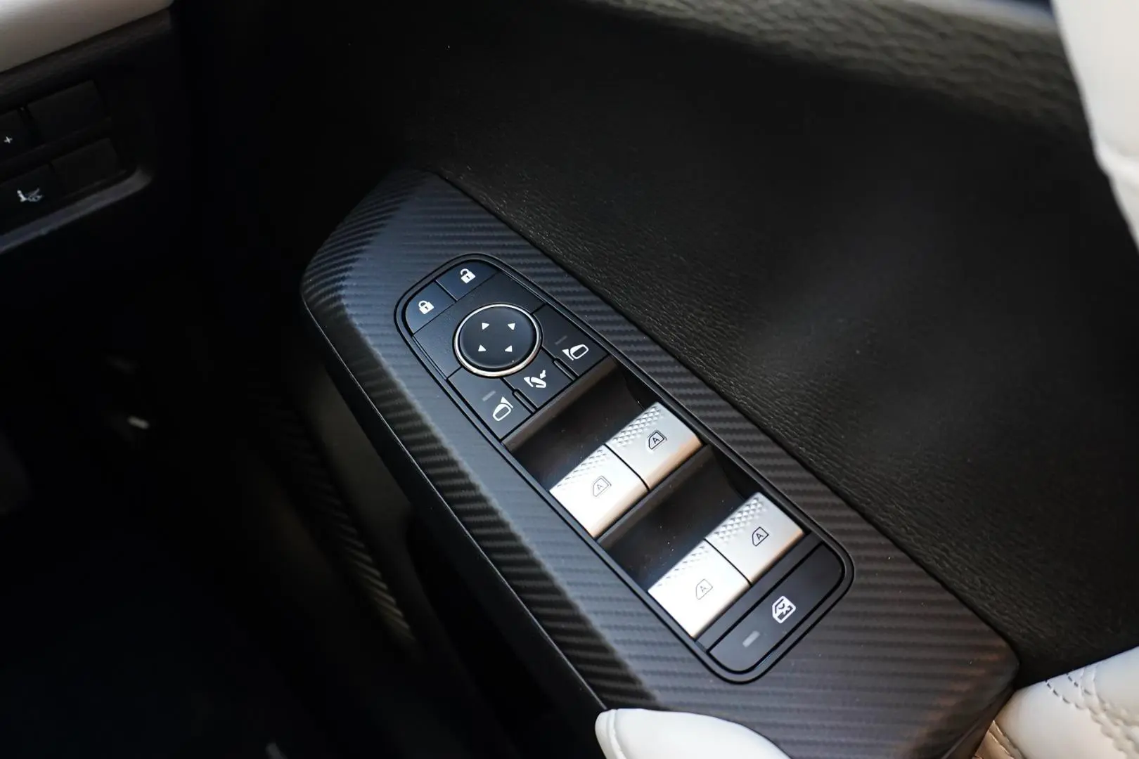 2024 Mitsubishi Outlander Gallery Image 22