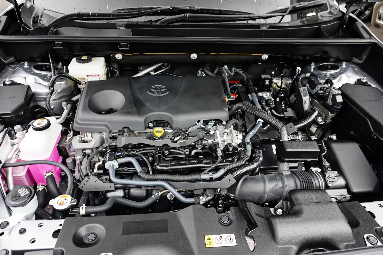 2024 Toyota RAV4 Gallery Image 23