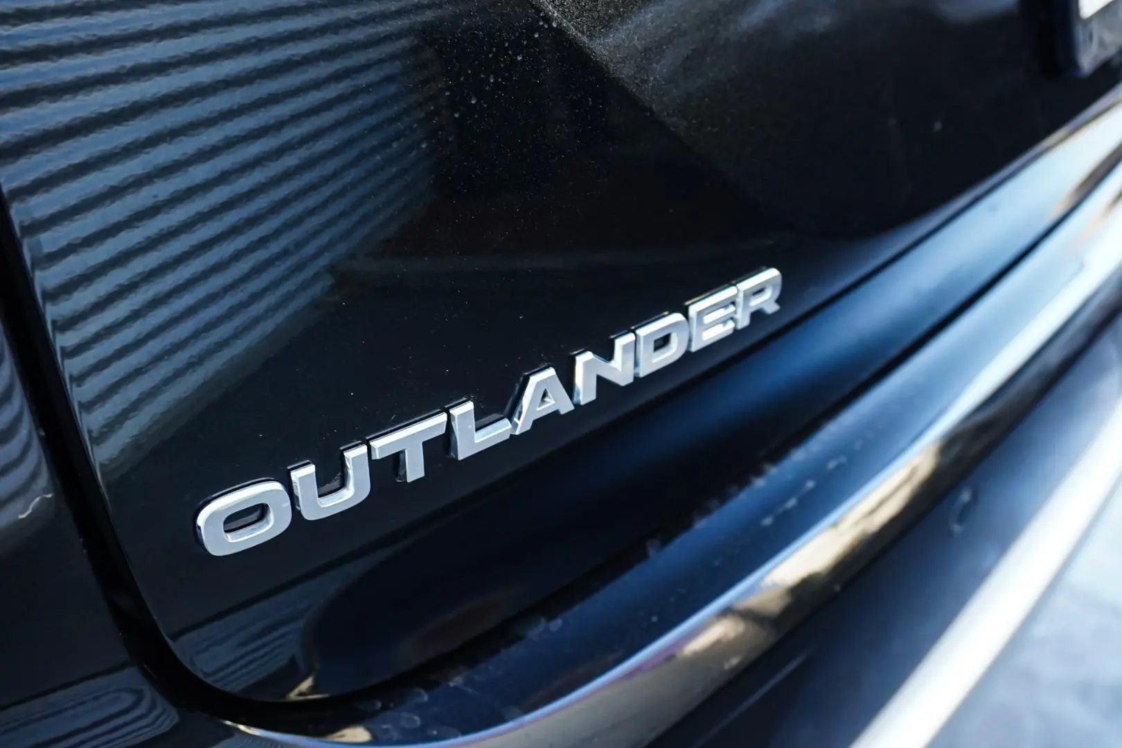 2024 Mitsubishi Outlander Gallery Image 17