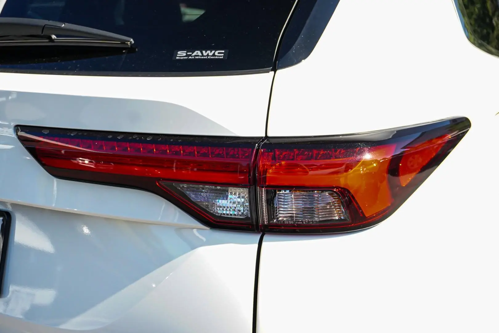 2024 Mitsubishi Outlander Gallery Image 13