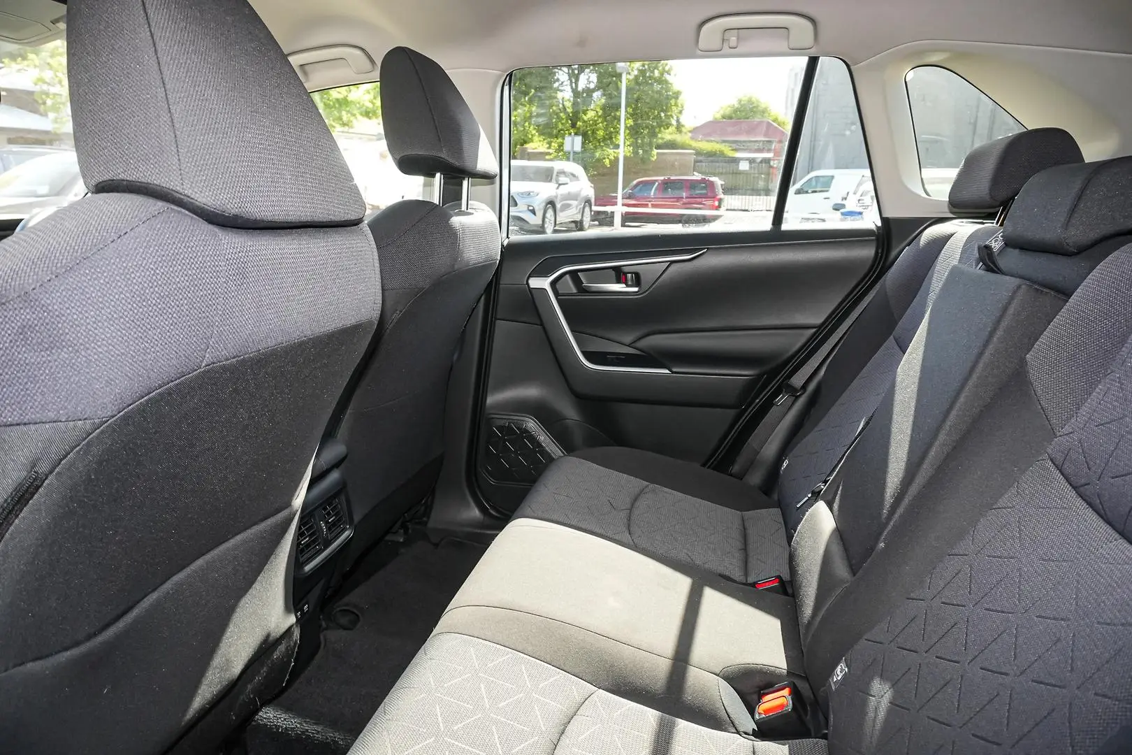 2020 Toyota RAV4 Gallery Image 12