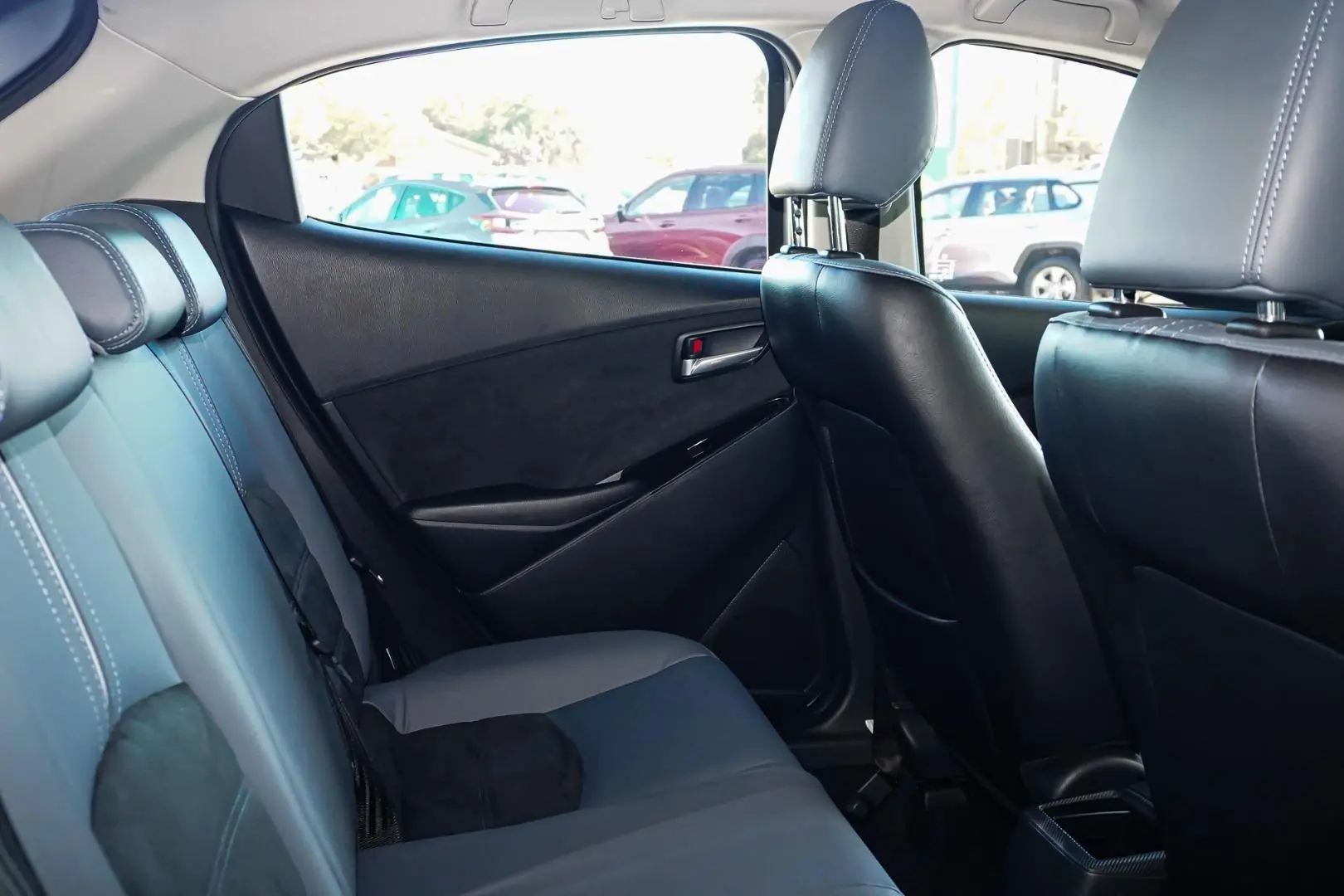 2020 Mazda 2 Gallery Image 8