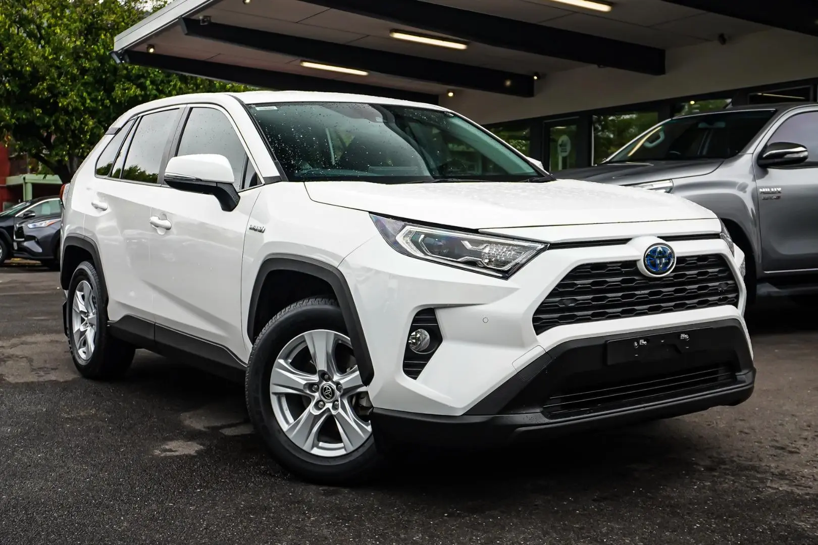 2020 Toyota RAV4 Gallery Image 2
