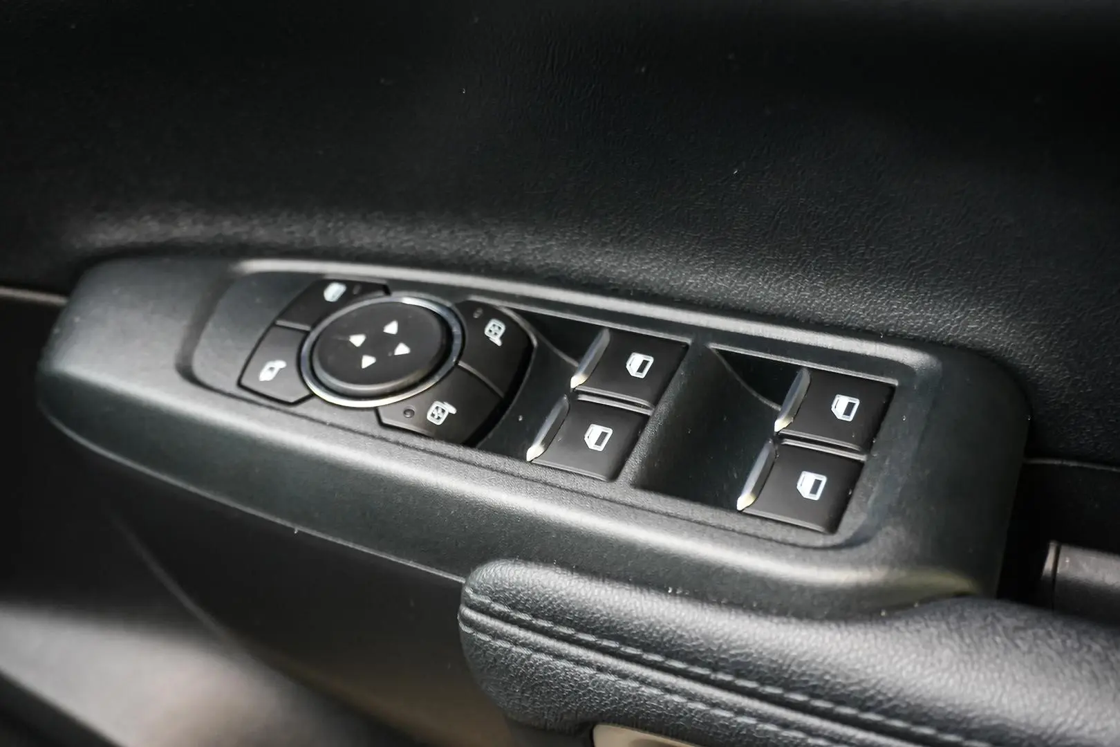 2024 Ford Everest Gallery Image 17