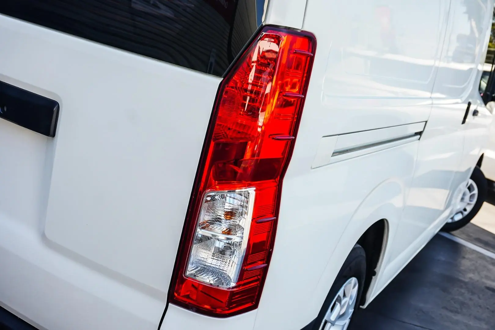 2020 Toyota Hiace Gallery Image 13