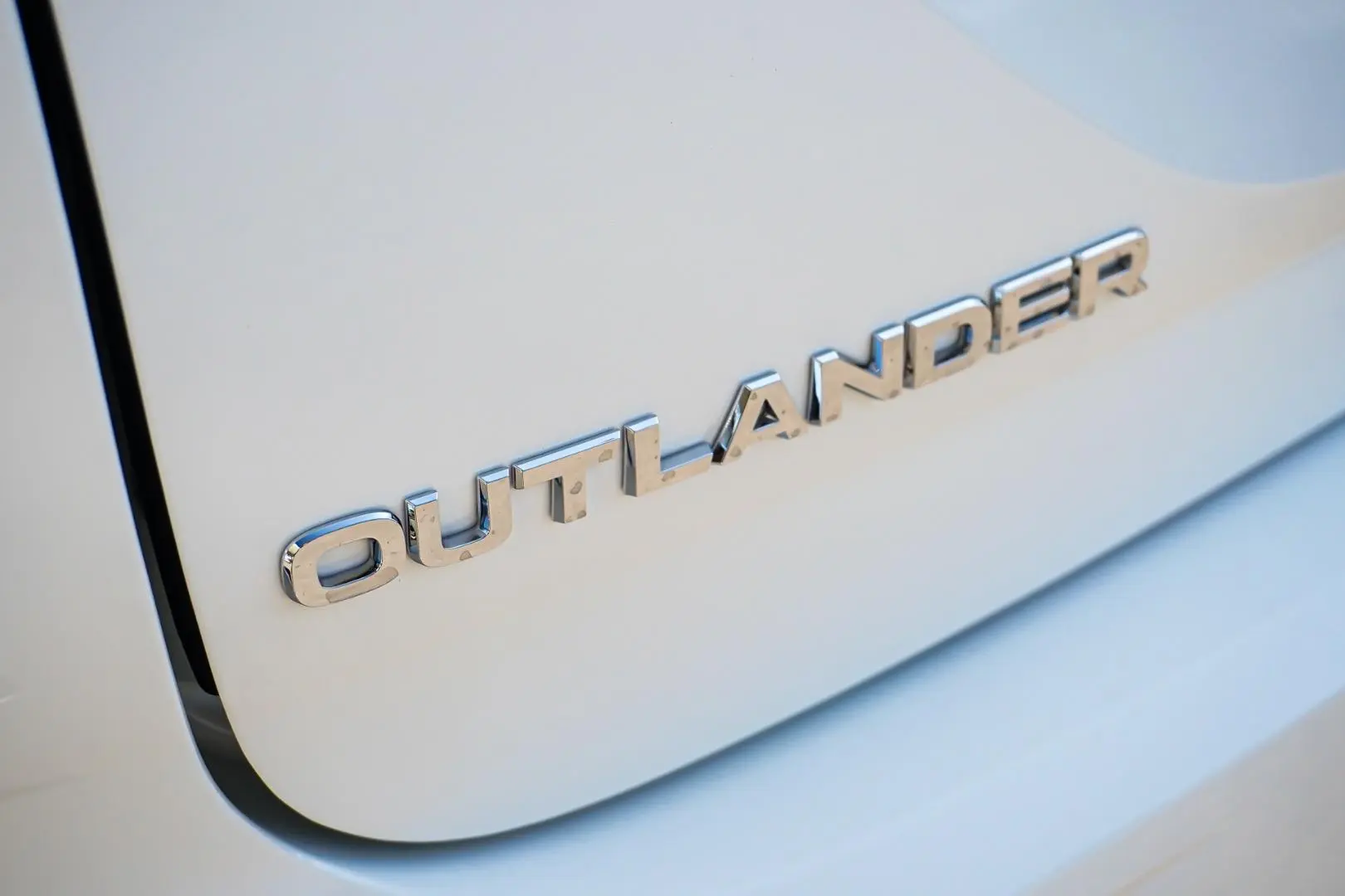 2024 Mitsubishi Outlander Gallery Image 16