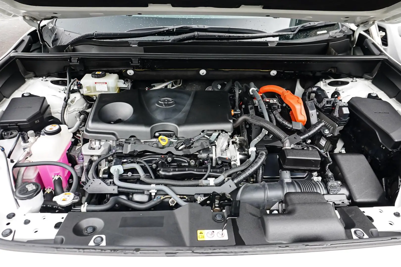 2020 Toyota RAV4 Gallery Image 25