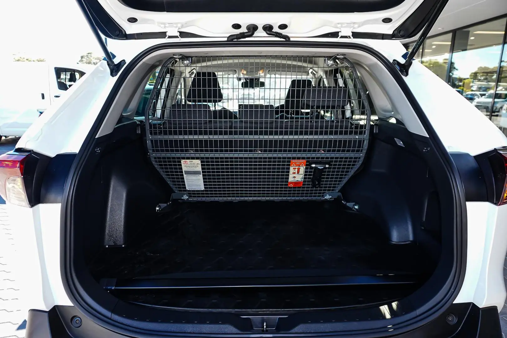 2020 Toyota RAV4 Gallery Image 9