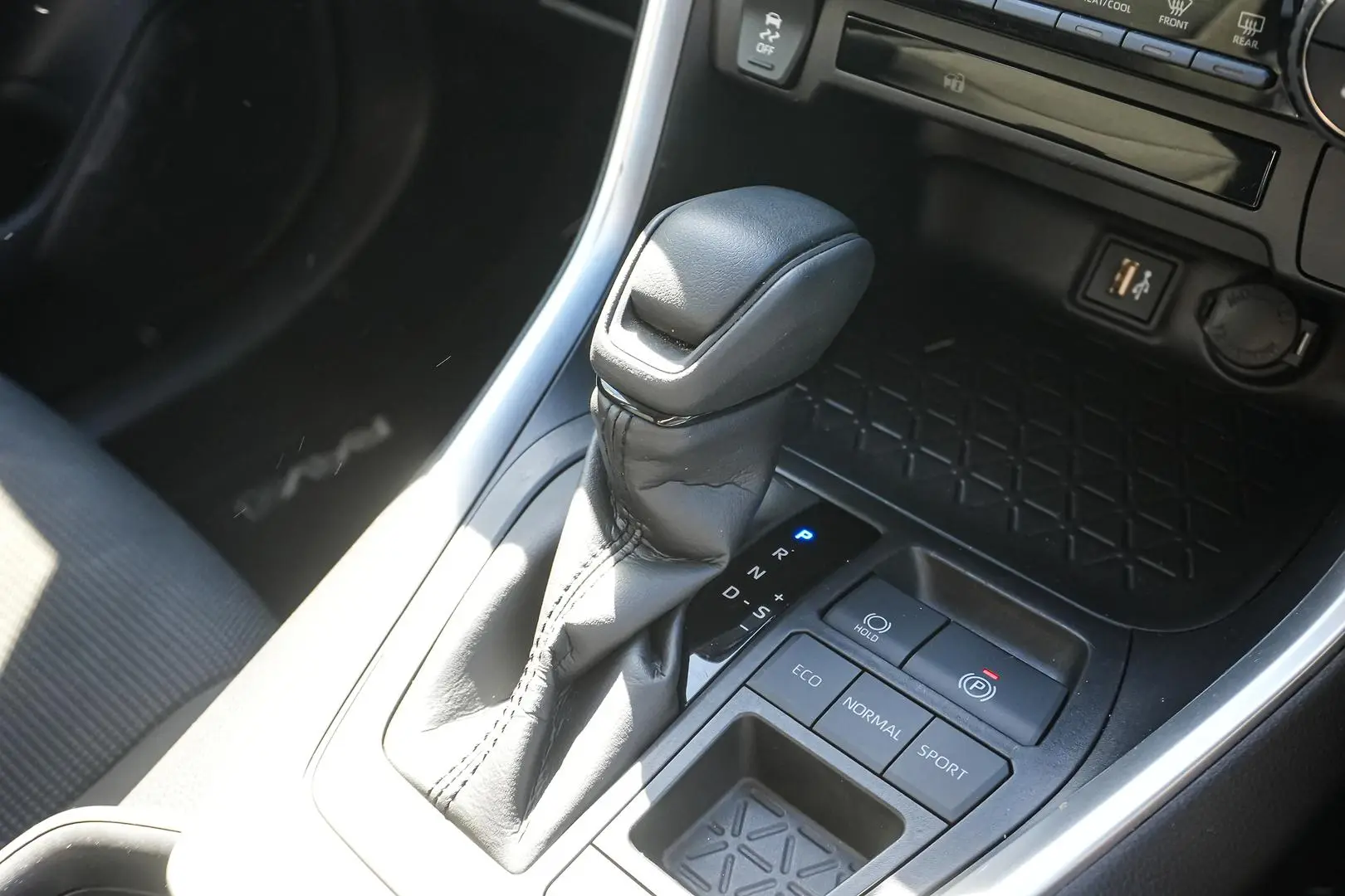 2024 Toyota RAV4 Gallery Image 19