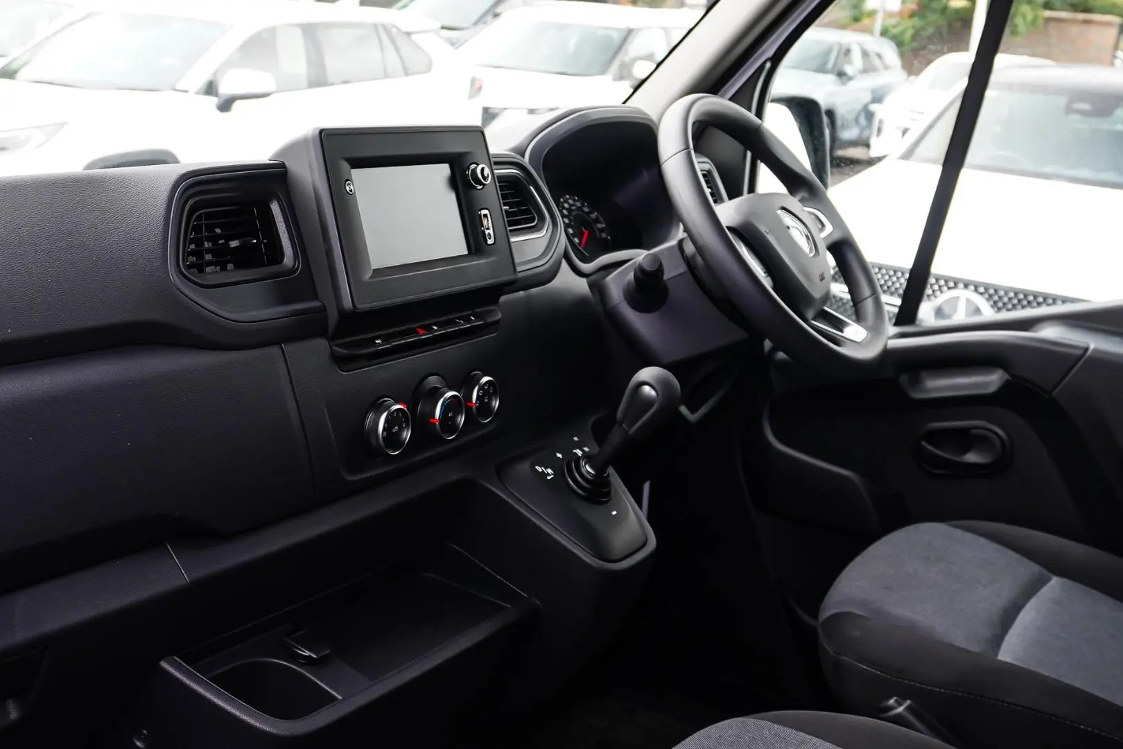 2023 Renault Master Gallery Image 10