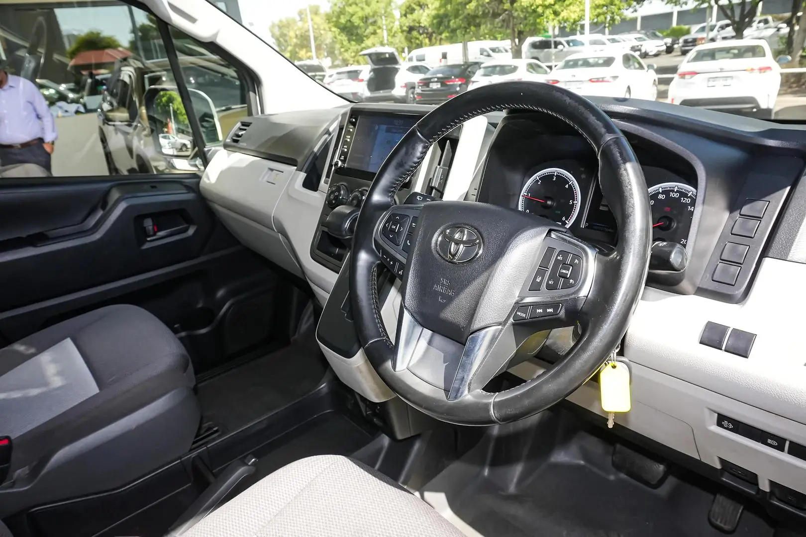 2020 Toyota Hiace Gallery Image 15