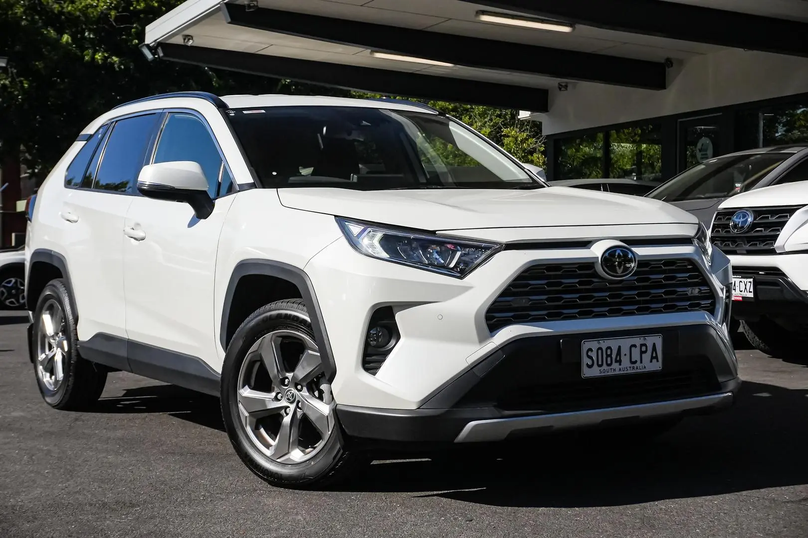 2020 Toyota RAV4 Gallery Image 2