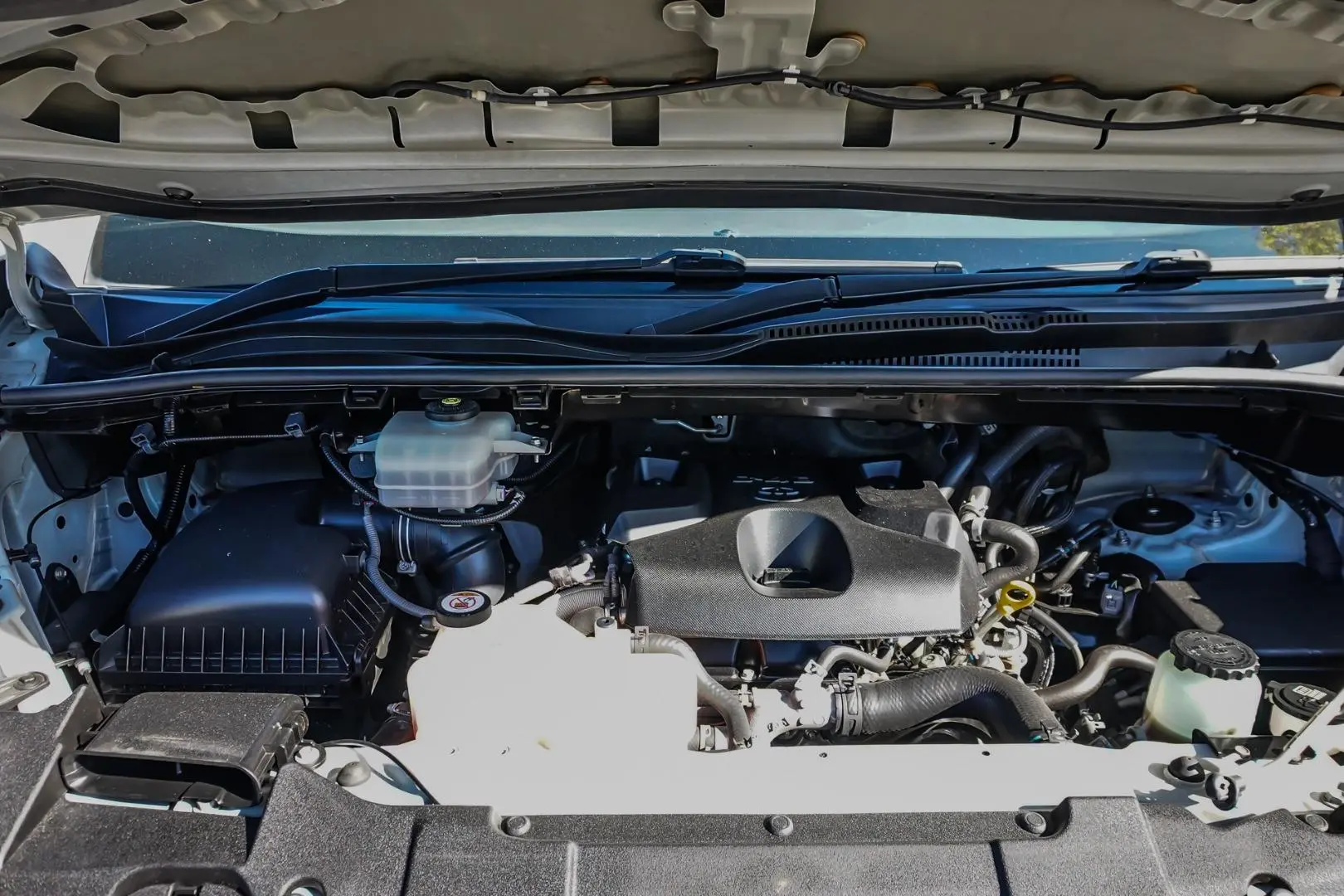 2020 Toyota Hiace Gallery Image 24