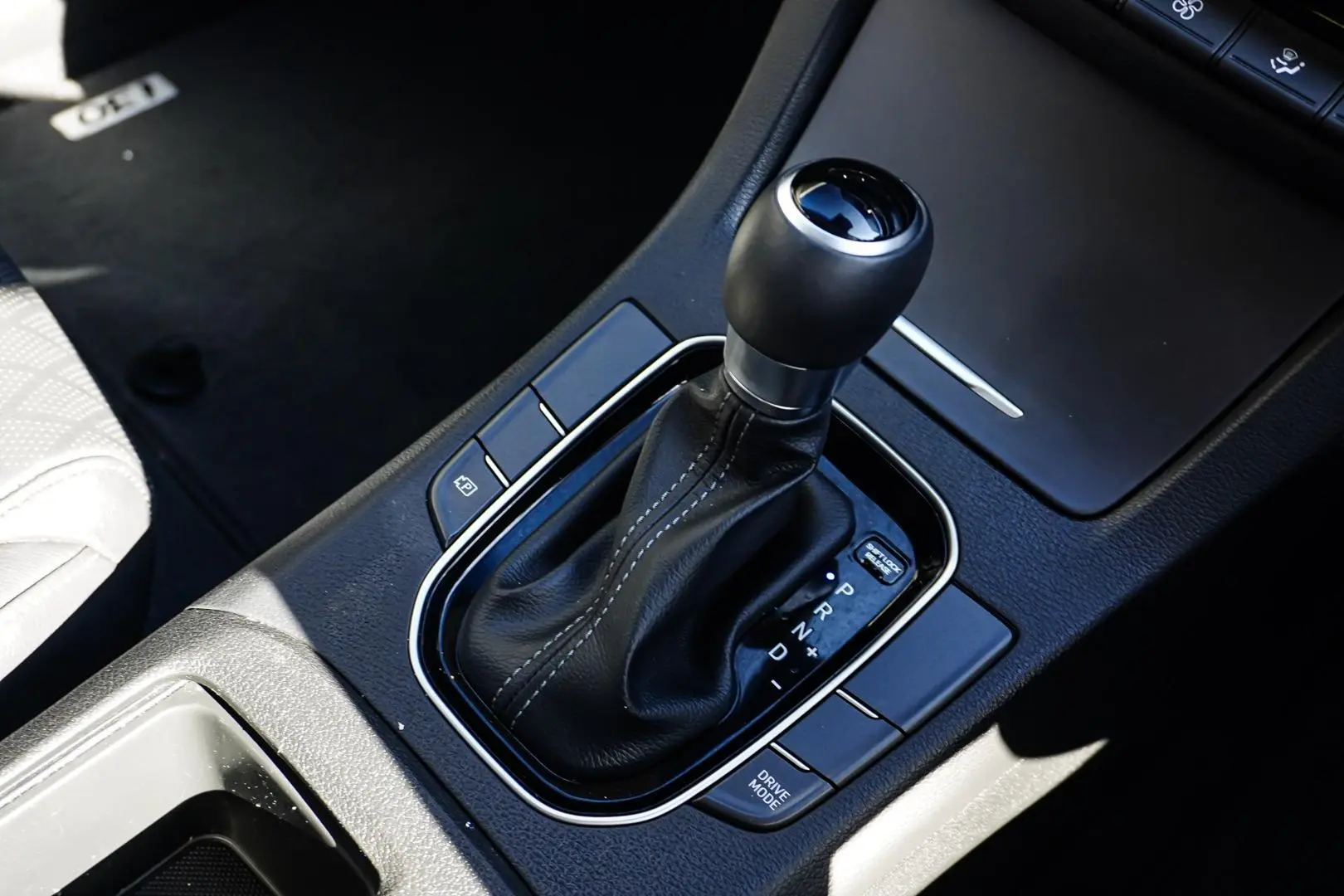 2023 Hyundai i30 Gallery Image 17