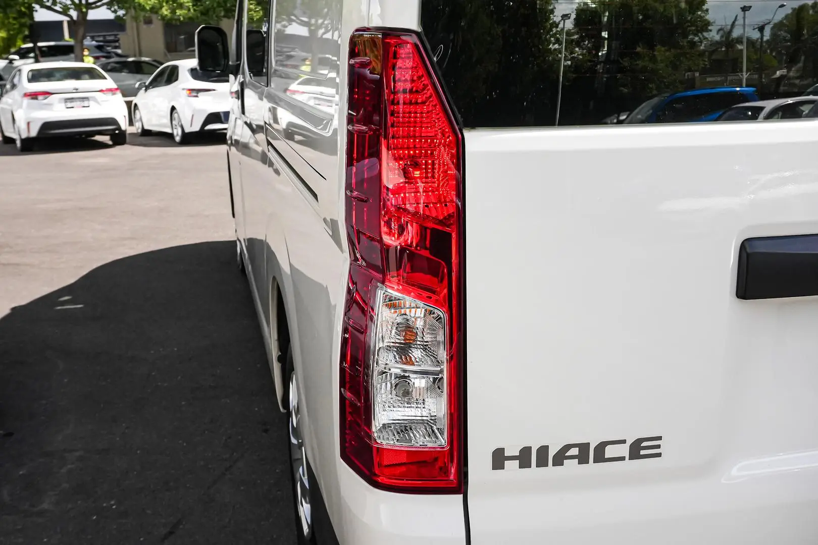 2020 Toyota Hiace Gallery Image 8