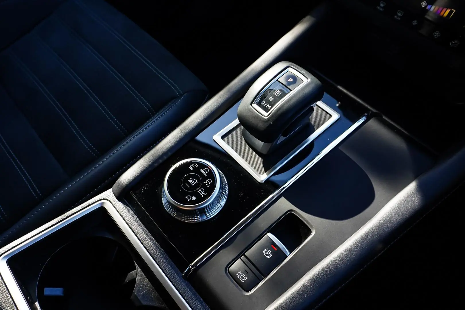 2024 Mitsubishi Outlander Gallery Image 20