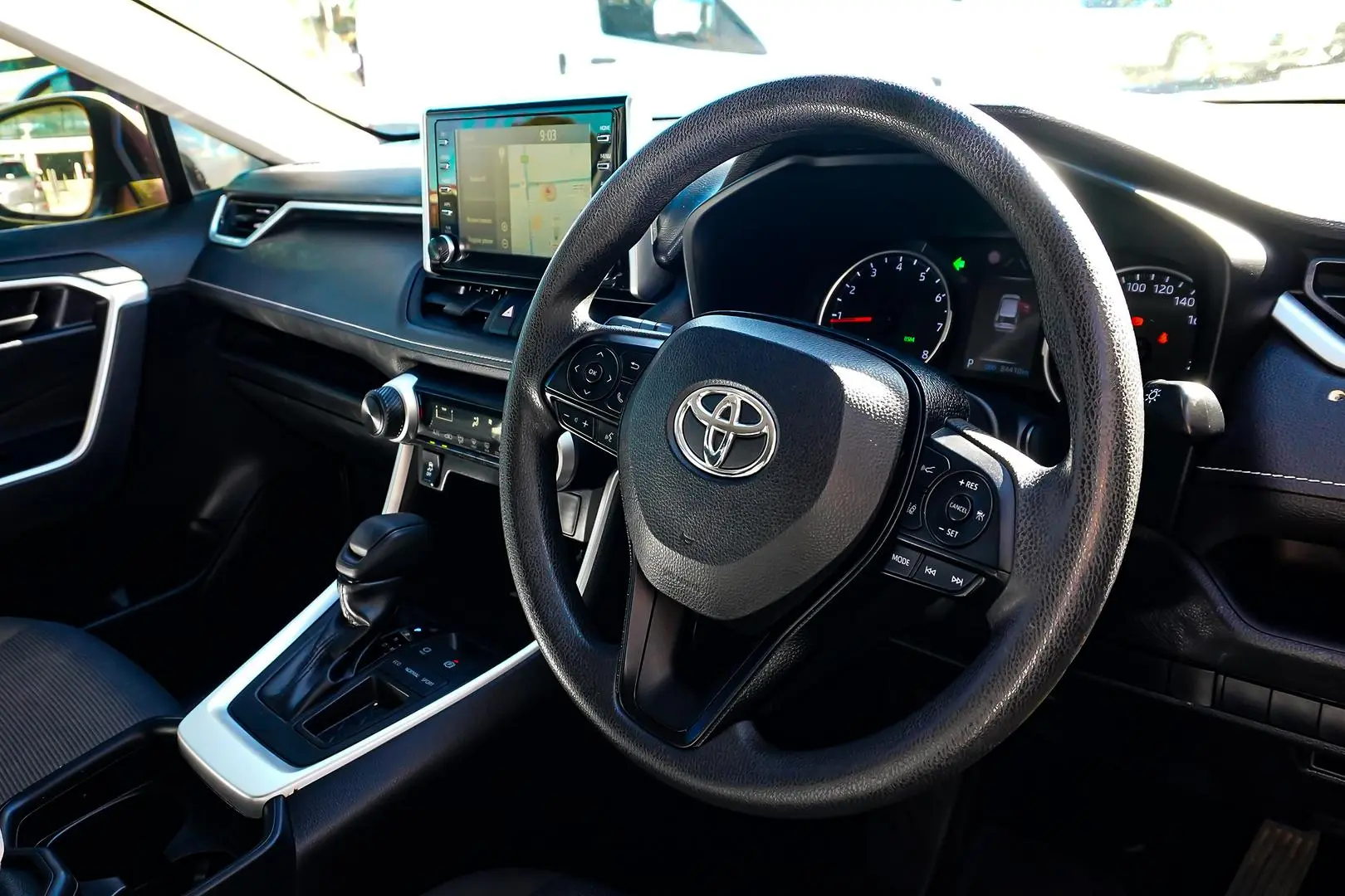 2020 Toyota RAV4 Gallery Image 6