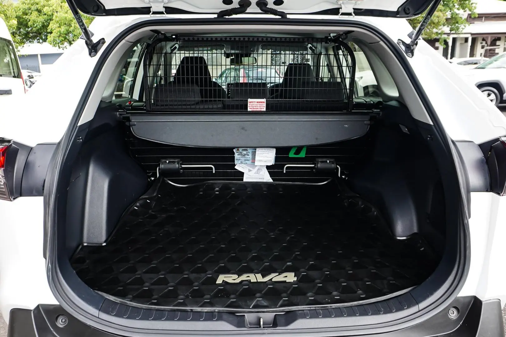 2020 Toyota RAV4 Gallery Image 9