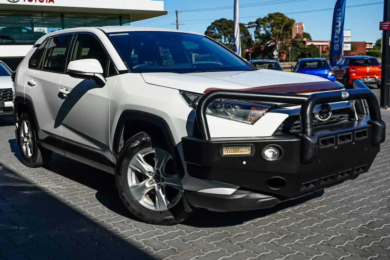 2020 Toyota RAV4 Gallery Image 2