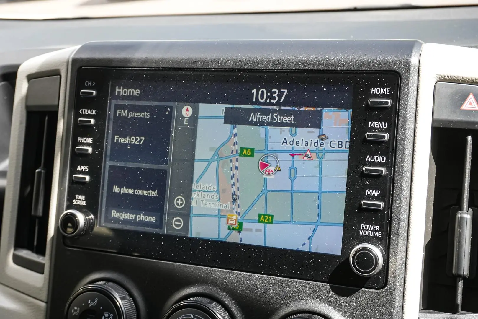 2020 Toyota Hiace Gallery Image 21