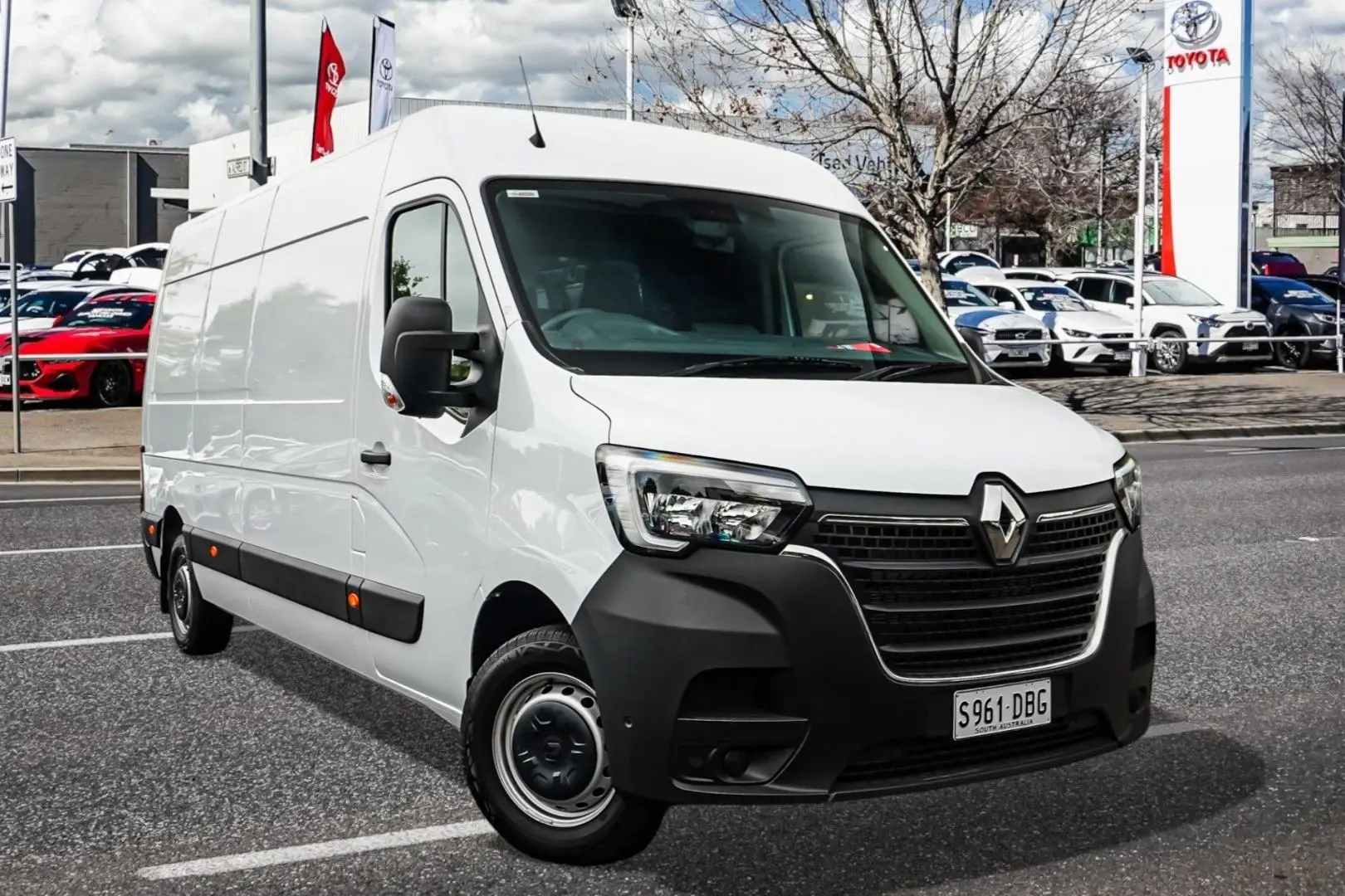 2023 Renault Master Image