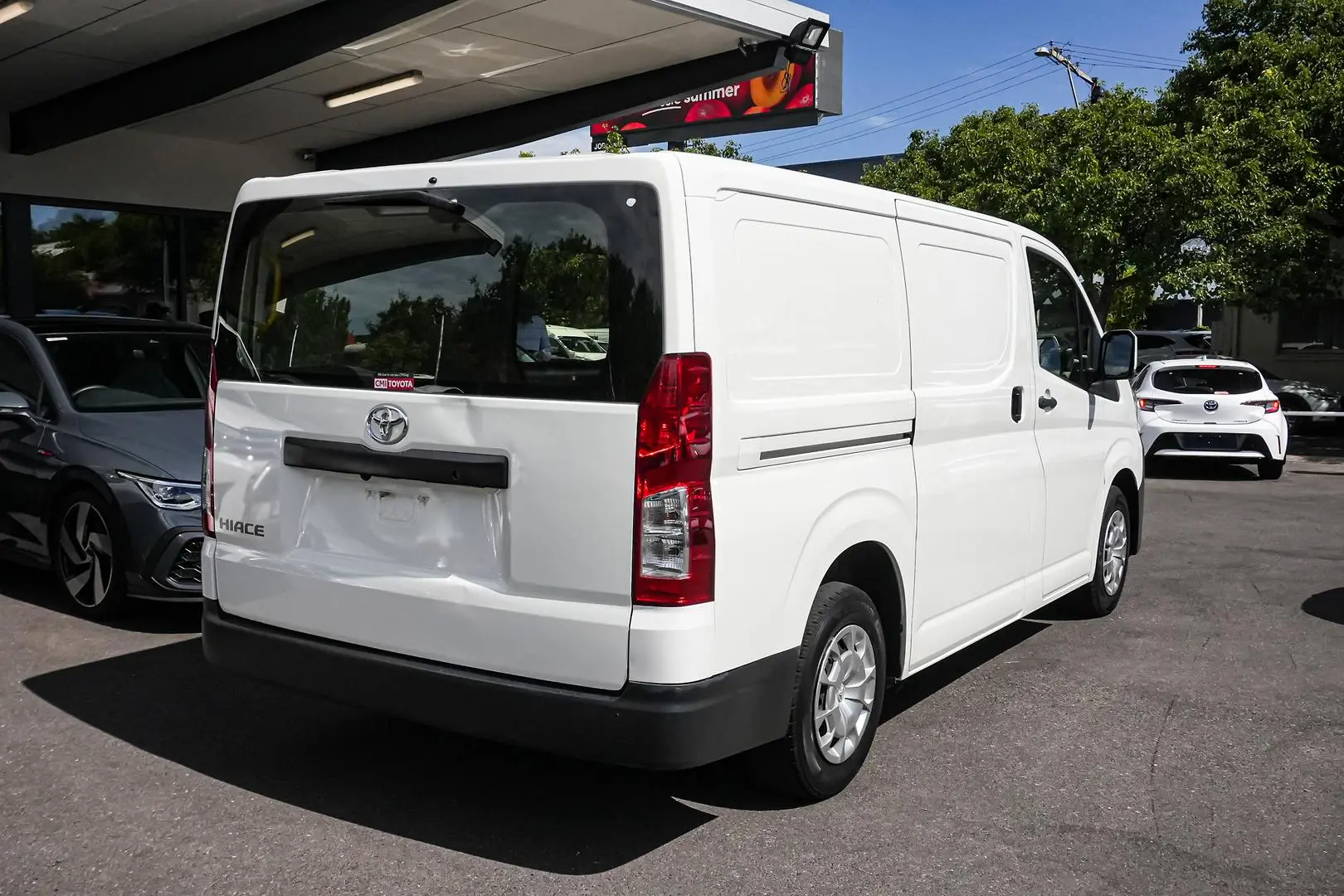 2020 Toyota Hiace Gallery Image 3