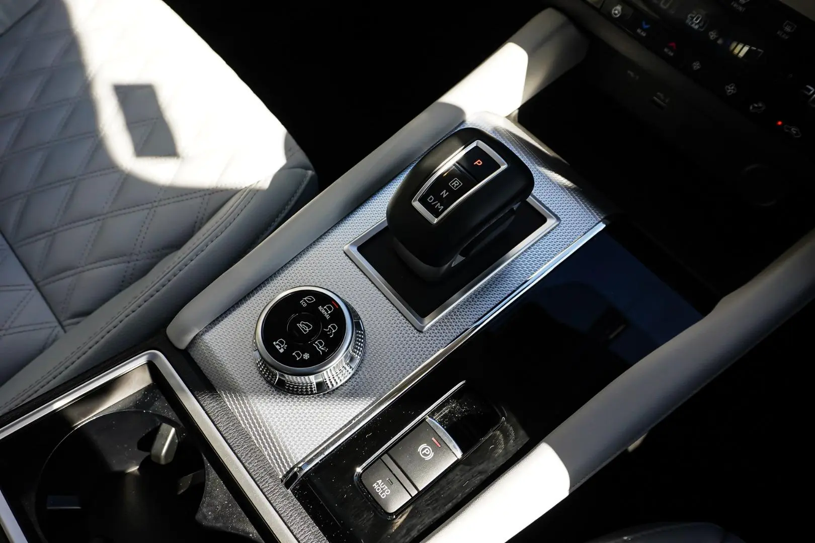 2024 Mitsubishi Outlander Gallery Image 19