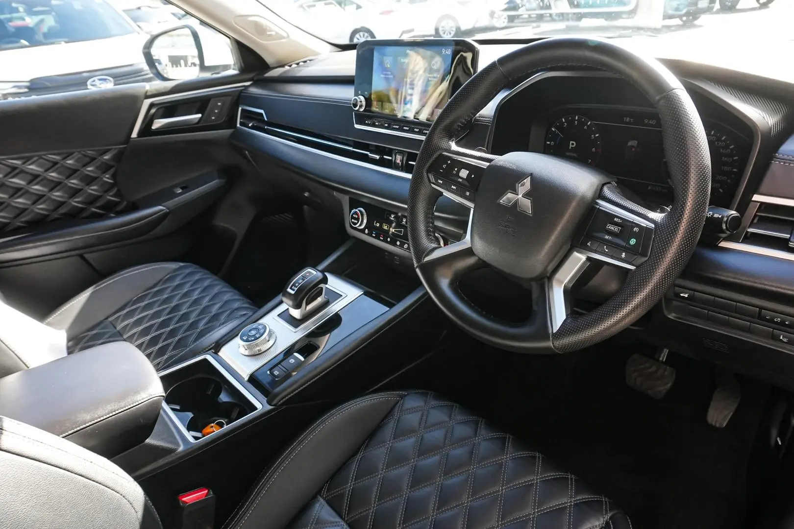 2023 Mitsubishi Outlander Gallery Image 16