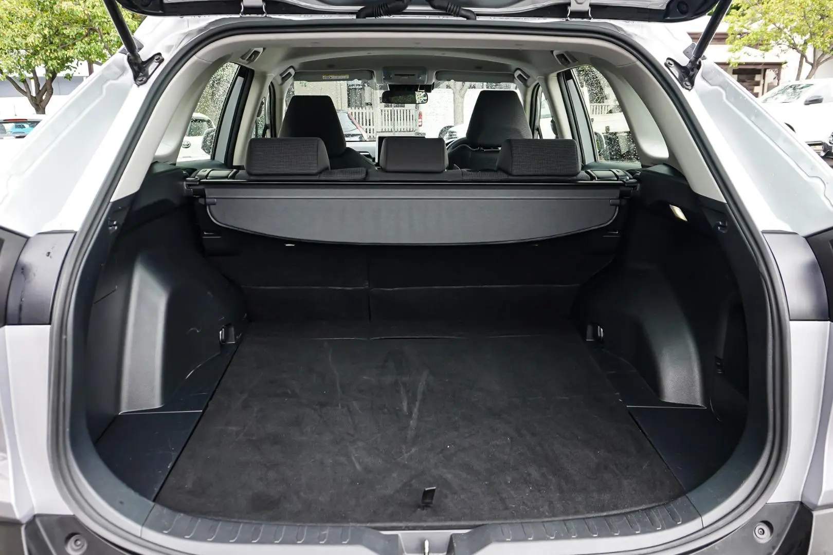 2024 Toyota RAV4 Gallery Image 9