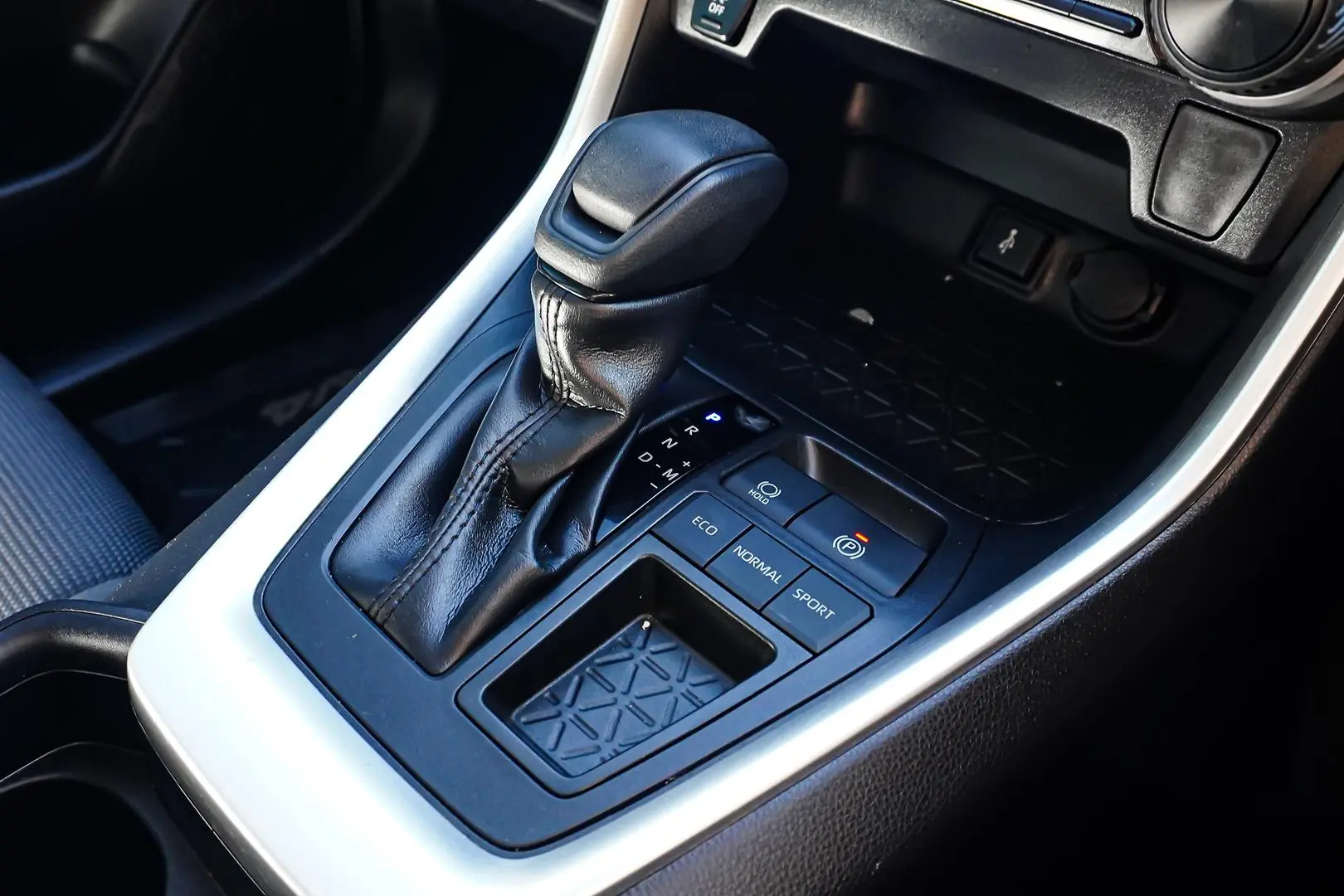 2020 Toyota RAV4 Gallery Image 17