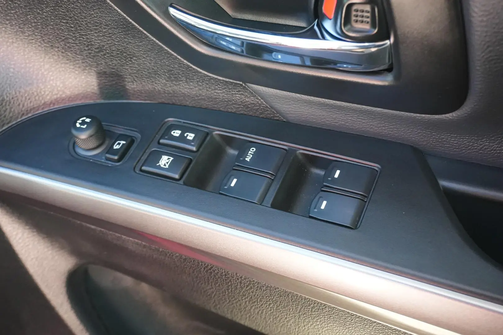 2023 Suzuki S-Cross Gallery Image 13